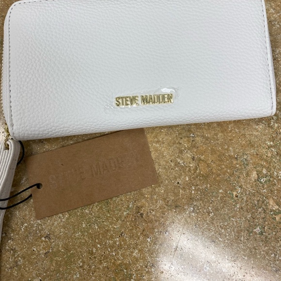 Steve Madden zipper wallet - Picture 2 of 3
